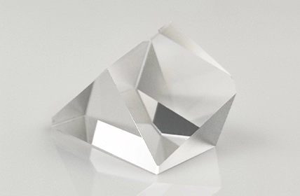 光学コーティングプロセスには、主に次の重要なステップが含まれています。